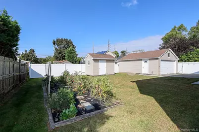 115 Myers Avenue, Hicksville, NY 11801 - Photo 24