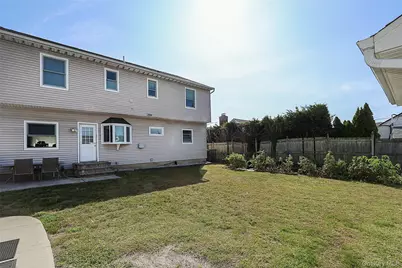 115 Myers Avenue, Hicksville, NY 11801 - Photo 22