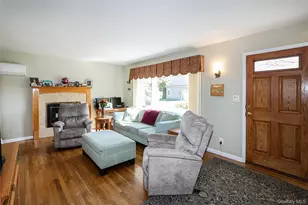 115 Myers Ave, Hicksville, NY 11801 - Photo 4