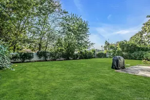 1947 Cole Dr, East Meadow, NY 11554 - Photo 18