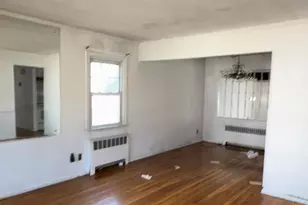 23 Park Cir, Mineola, NY 11501 - Photo 2