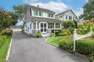 2067 Jackson Ave, Seaford, NY 11783 - Photo 2