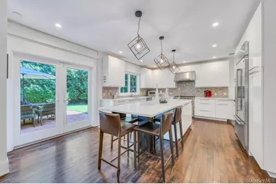 65 Clover Drive, Great Neck, NY 11021 - Photo 12