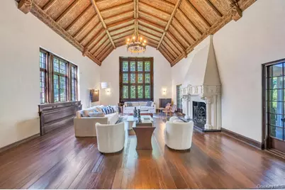 65 Clover Drive, Great Neck, NY 11021 - Photo 4