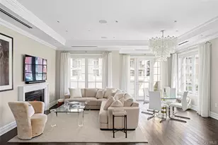 6000 Royal Ct, North Hills, NY 11040 - Photo 2