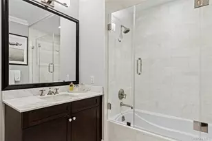 6000 Royal Ct, North Hills, NY 11040 - Photo 4