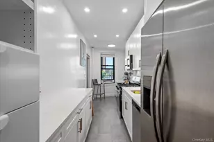 270 Seaman Ave, New York, NY 10034 - Photo 10