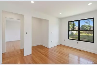 86 Moffitt Boulevard, Islip, NY 11751 - Photo 6