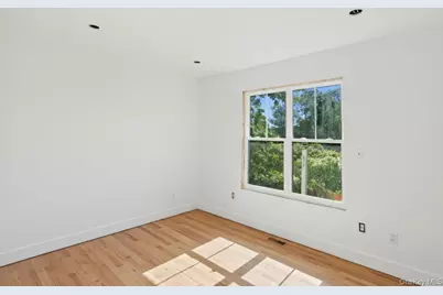 86 Moffitt Boulevard, Islip, NY 11751 - Photo 22