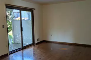 10 Squires Gate, Poughkeepsie, NY 12603 - Photo 2