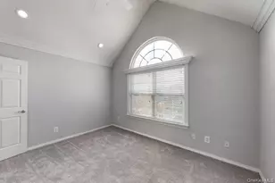 137 Overlook Dr, Farmingville, NY 11738 - Photo 6