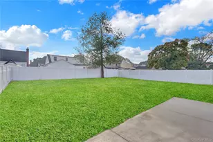 15 Cornwall Ln, Hicksville, NY 11801 - Photo 26