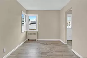 15 Cornwall Ln, Hicksville, NY 11801 - Photo 6