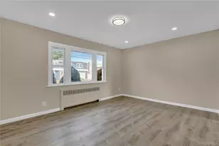 15 Cornwall Ln, Hicksville, NY 11801 - Photo 4