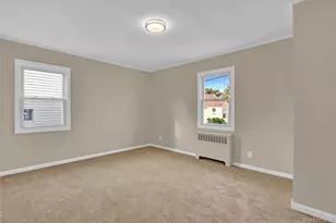 15 Cornwall Ln, Hicksville, NY 11801 - Photo 12