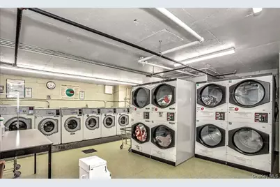 118-18 Union Turnpike #16A, Kew Gardens, NY 11415 - Photo 12