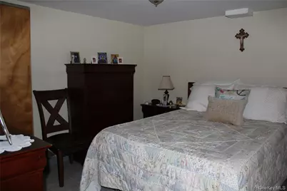 61 Saint Peters Drive, Brentwood, NY 11717 - Photo 20