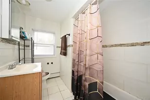 10 Pinebrook Ave, West Hempstead, NY 11552 - Photo 14