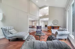 25 Wildwood Dr, Syosset, NY 11791 - Photo 12