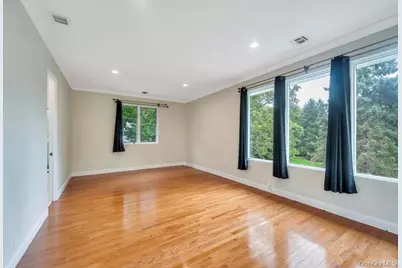 25 Wildwood Drive, Syosset, NY 11791 - Photo 26