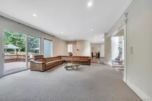 25 Wildwood Dr, Syosset, NY 11791 - Photo 10