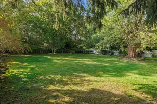 62 Julbet Dr, Sayville, NY 11782 - Photo 36