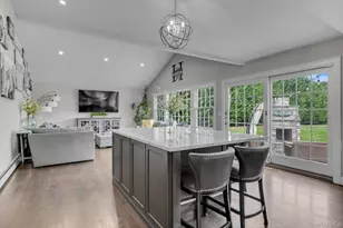 27 Brittany Ct, Northport, NY 11768 - Photo 10