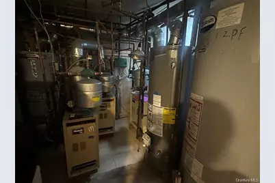 85-45 Britton Avenue, Elmhurst, NY 11373 - Photo 18