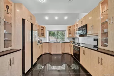 103 Norfolk Court, Yorktown Heights, NY 10598 - Photo 10