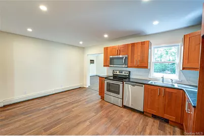 40 Center Street, Ronkonkoma, NY 11779 - Photo 4