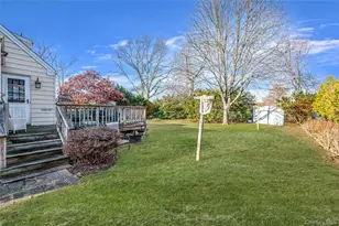 360 Arcadia Dr, West Islip, NY 11795 - Photo 26