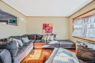 360 Arcadia Dr, West Islip, NY 11795 - Photo 4