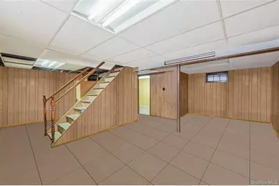 360 Arcadia Drive, West Islip, NY 11795 - Photo 20