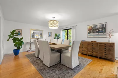 38 Windsor Gate Drive, North Hills, NY 11040 - Photo 8