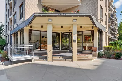 1874 Pelham Parkway S #6E, Bronx, NY 10461 - Photo 2
