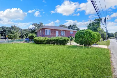 514 Sweet Hollow Road, Melville, NY 11747 - Photo 32