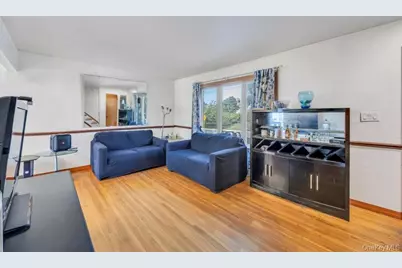 529 Clinton Avenue, Rockville Centre, NY 11570 - Photo 6