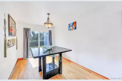 529 Clinton Avenue, Rockville Centre, NY 11570 - Photo 10