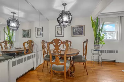 25 Campbell Street, New Hyde Park, NY 11040 - Photo 6