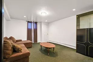 402 Clinton Ave, Rockville Centre, NY 11570 - Photo 20