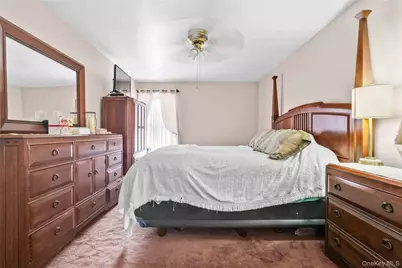 402 Clinton Avenue, Rockville Centre, NY 11570 - Photo 10