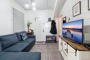 22 Jones Pl, Yonkers, NY 10703 - Photo 2