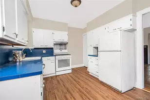 115 E 235th St, Bronx, NY 10470 - Photo 4