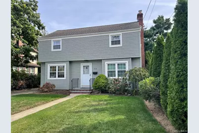 712 De Mott Ave Avenue, Baldwin, NY 11510 - Photo 2