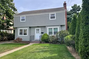 712 De Mott Ave Ave, Baldwin, NY 11510 - Photo 2