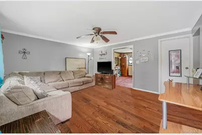 20 Kirby Lane, Ronkonkoma, NY 11779 - Photo 8