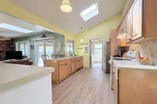 8 Gary Pl, Selden, NY 11784 - Photo 6