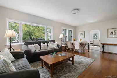 246 Locust Avenue, Babylon, NY 11702 - Photo 10