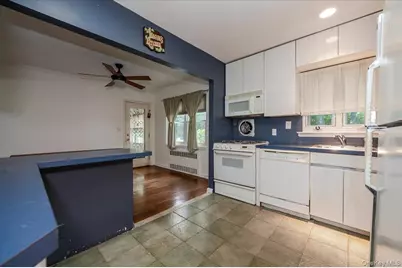 10 Linden Street, Malverne, NY 11565 - Photo 6