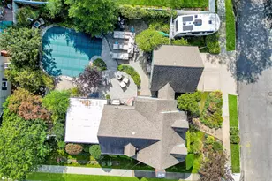 102 Shinnecock Ave, Massapequa, NY 11758 - Photo 18